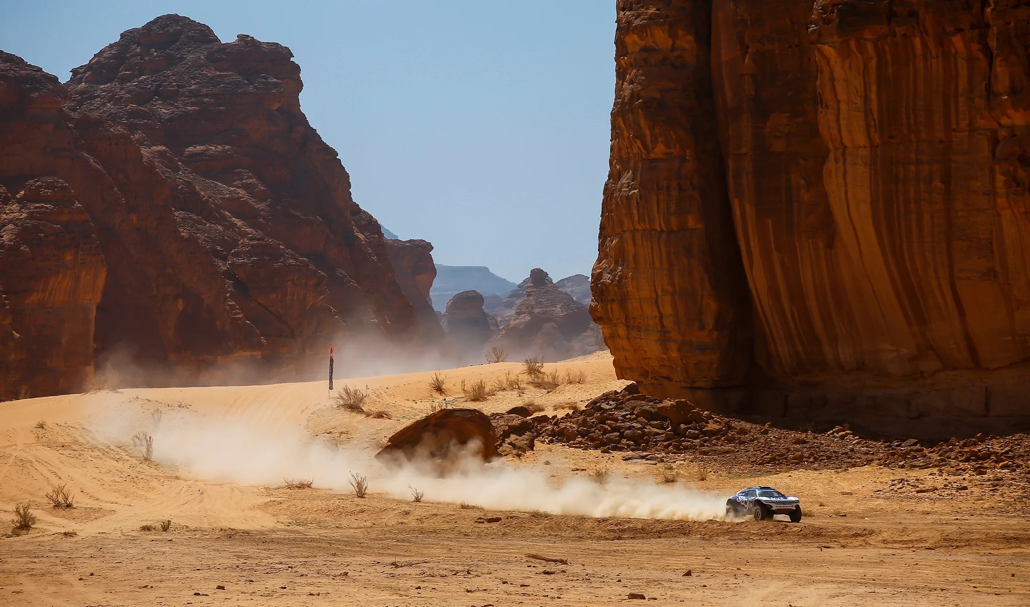 Extreme E je trkaća off-road serija električnih SUV-ova koji se kotrljaju na Continental gumama