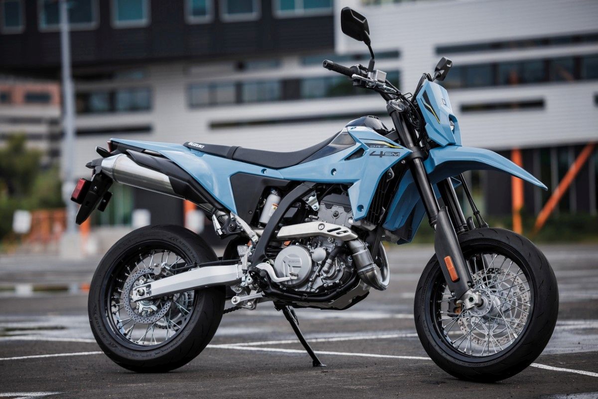 Suzuki predstavio novi enduro DR-Z4S i supermoto DR-Z4SM