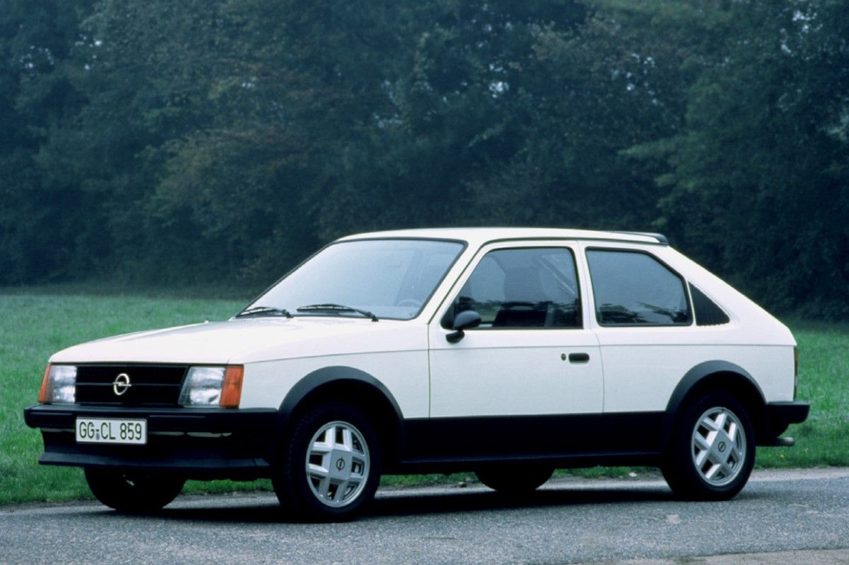 Vremeplov: Opel Kadett D SR je bio hot-hatch s motorom snage 75 ili 90 "konja" 