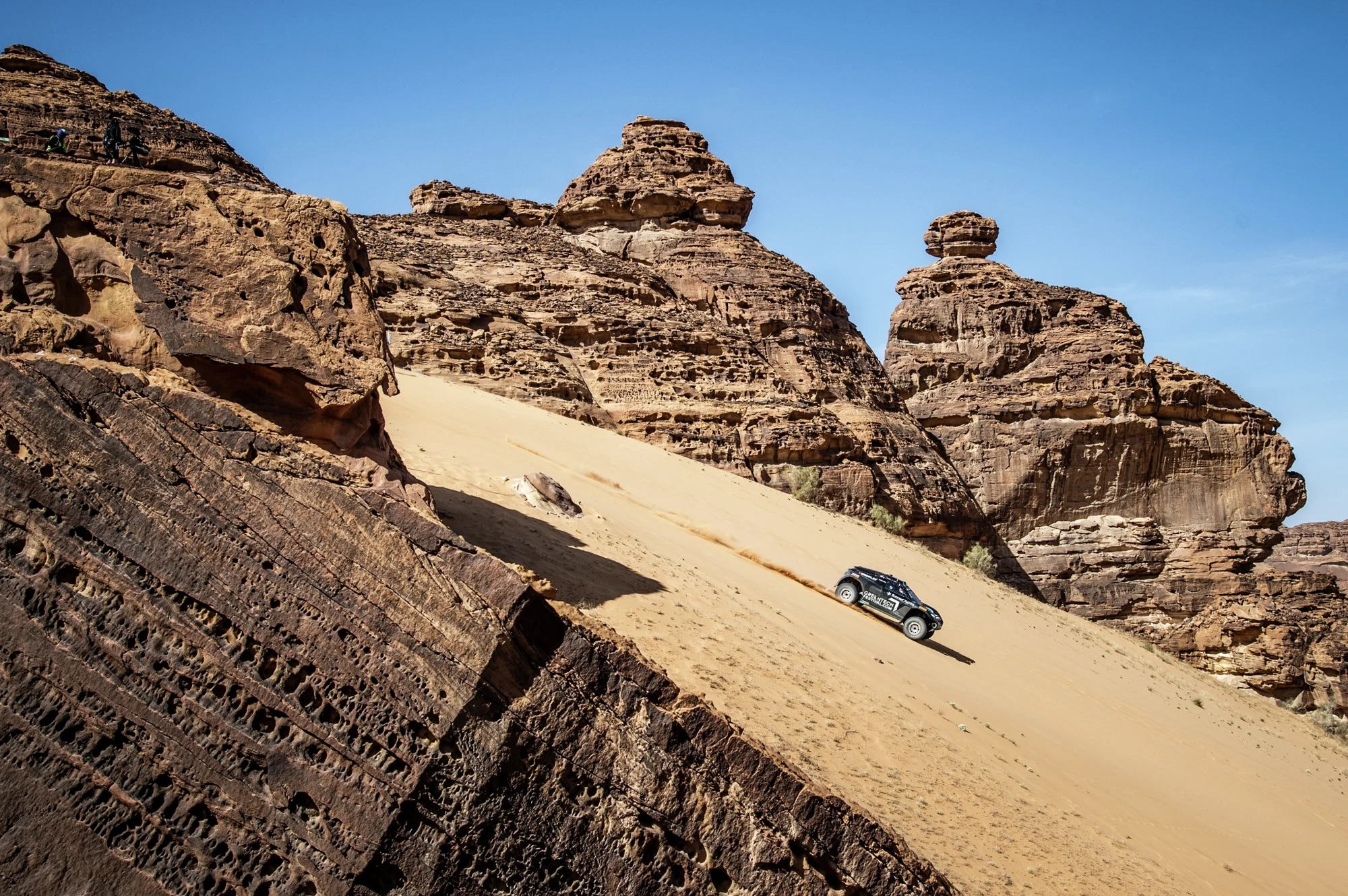 Extreme E je trkaća off-road serija električnih SUV-ova koji se kotrljaju na Continental gumama