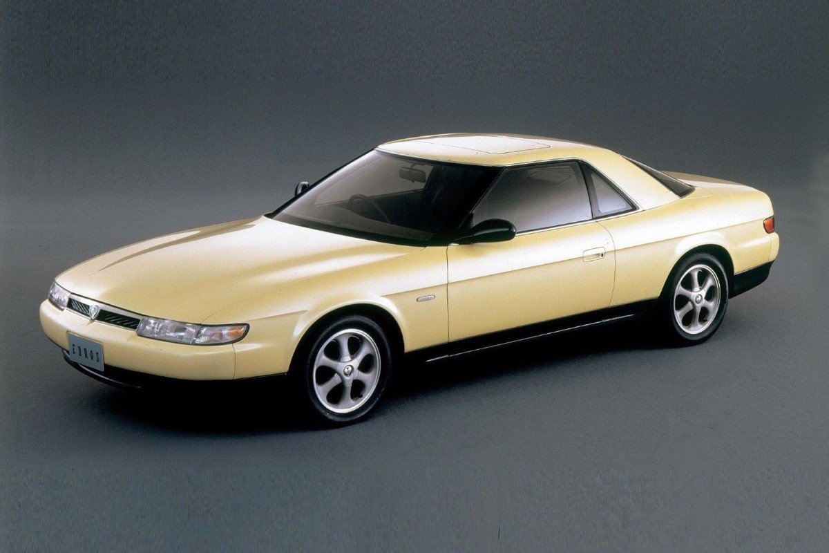 Mazda Eunos Cosmo je coupe koji je bio ispred vremena