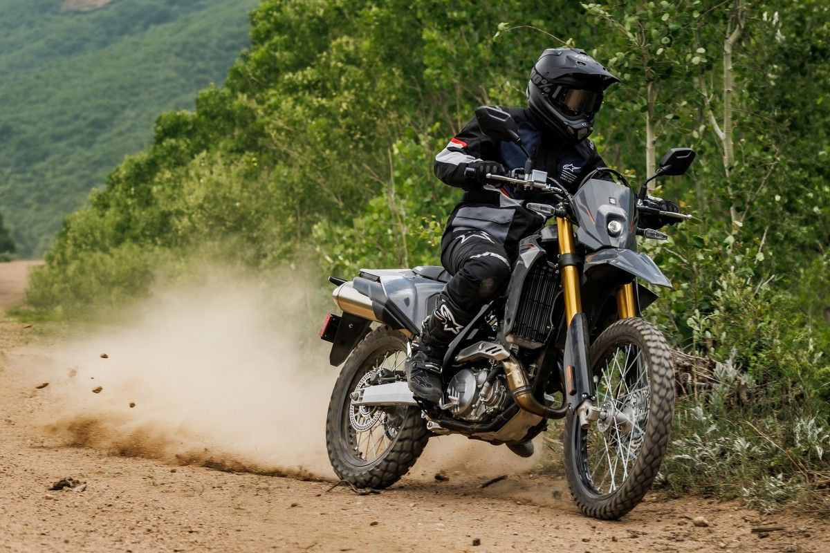 Suzuki predstavio novi enduro DR-Z4S i supermoto DR-Z4SM