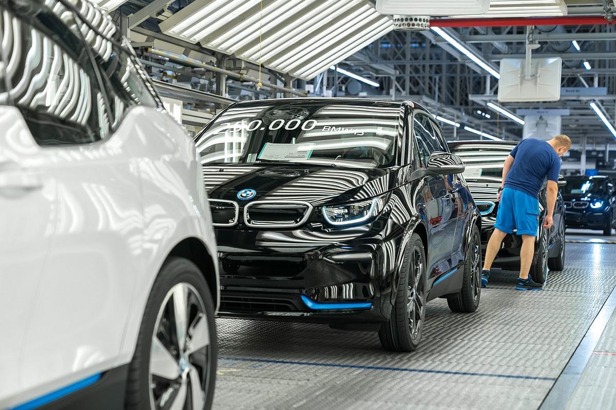 Novi automobili će postati skuplji u 2025. godini zbog CO2 ograničenja