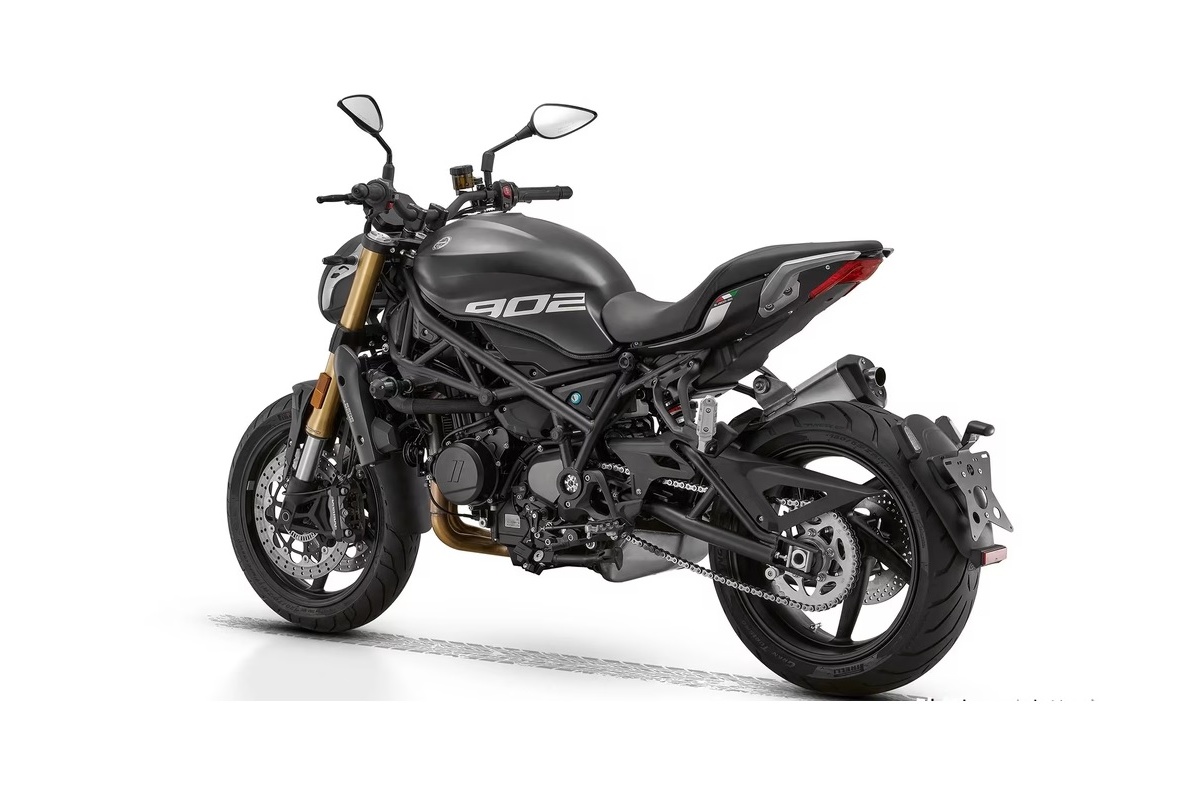 Benelli 902 S: Nova verzija "naked bikea" razvijenog u Italiji, proizvedenog u Kini