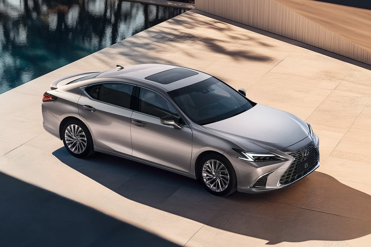 Lexus ES: Ažurirana premium limuzina predstavljena na sajmu u Guangzhou  